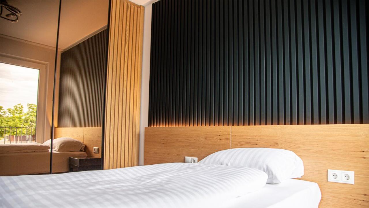 Rheinapart Hotel Und Boardinghouse Борнхайм Екстериор снимка