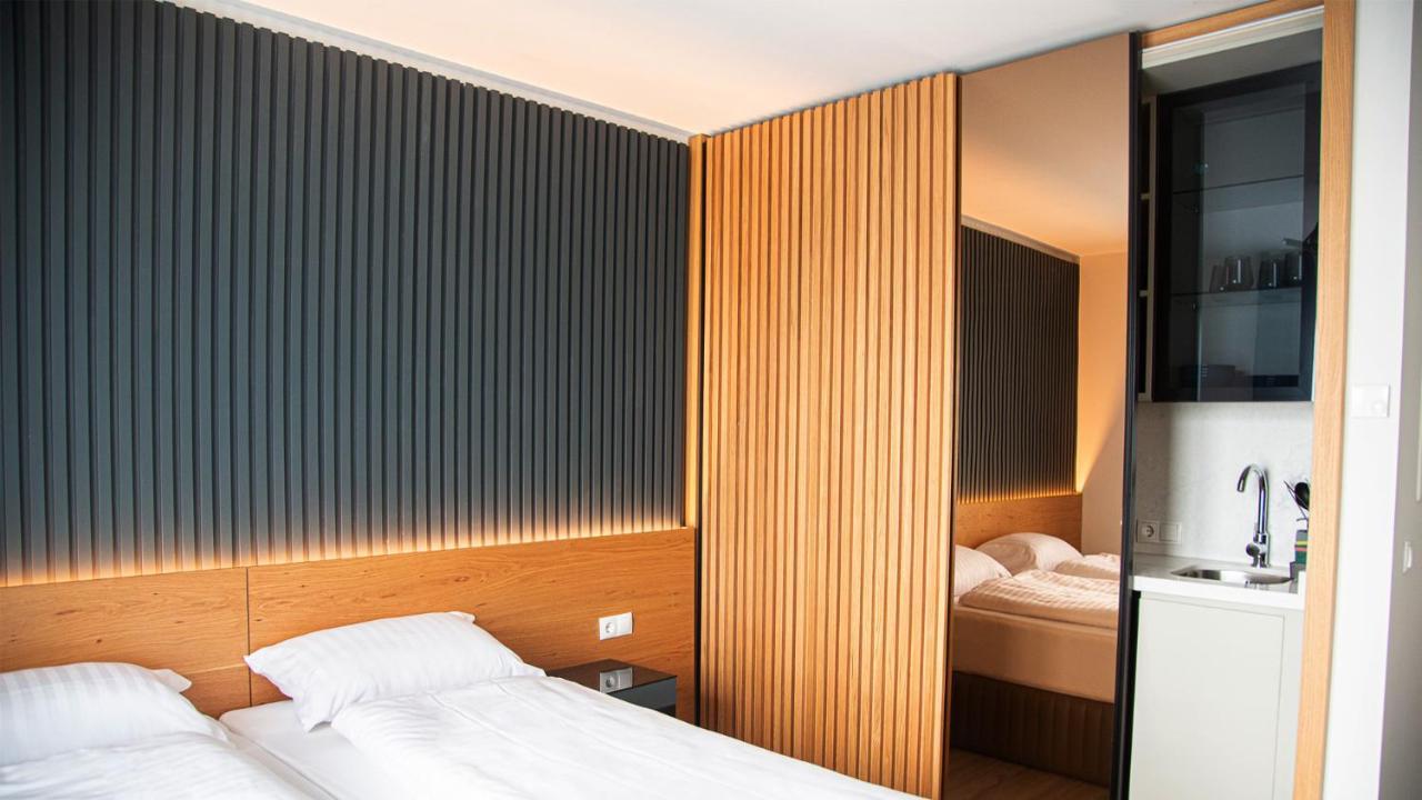 Rheinapart Hotel Und Boardinghouse Борнхайм Екстериор снимка